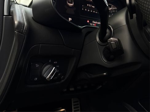 Used 2017 Audi R8 V10 w/ Carbon Exterior Package image 18