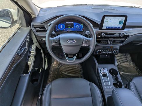 Used 2020 Ford Escape Titanium FWD image 15