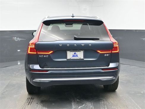 Used 2023 Volvo XC60 B5 Plus w/ Climate Package image 7