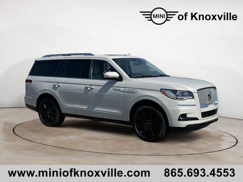 Used 2023 Lincoln Navigator Reserve AWD/4WD image 1