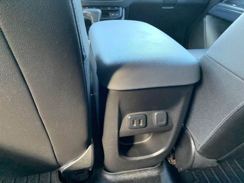 Used 2016 Chevrolet Colorado Z71 AWD/4WD image 36