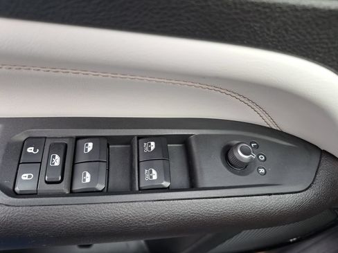 Certified 2023 Jeep Compass Limited AWD/4WD image 27