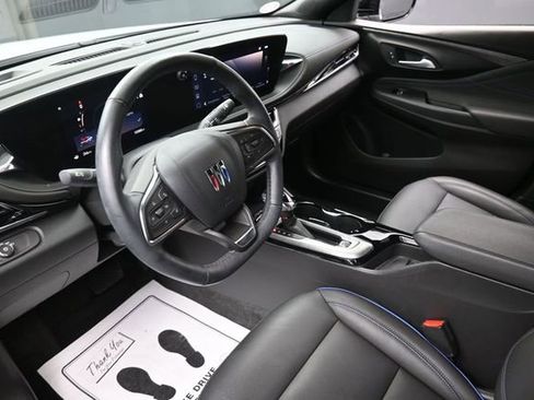 Used 2024 Buick Envista Sport Touring w/ Convenience I Package FWD image 18