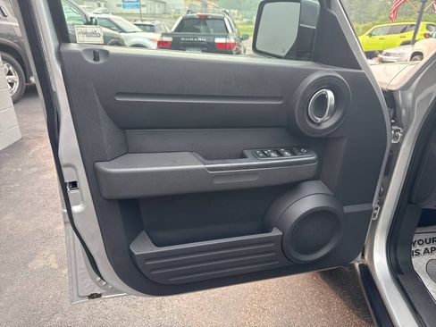 Used 2011 Dodge Nitro Heat w/ Popular Equipment Group AWD/4WD image 14