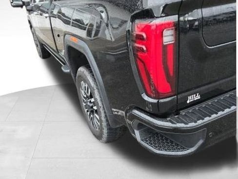 Used 2024 GMC Sierra 2500 Denali Ultimate image 11