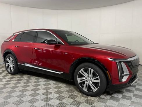 Certified 2024 Cadillac Lyriq Tech w/ Driver Assist Package AWD/4WD image 11