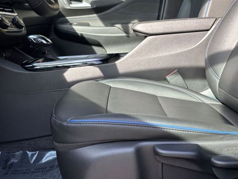 Used 2025 Buick Envista Sport Touring image 23