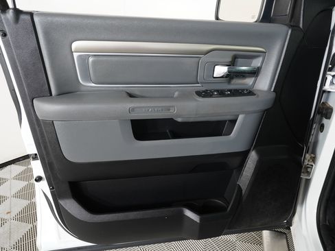 Used 2015 RAM 1500 Lone Star RWD image 13