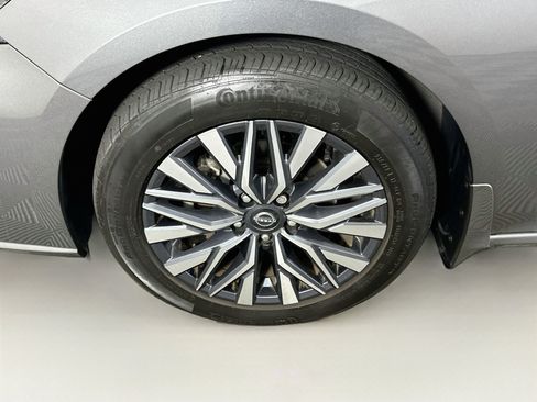 Used 2023 Nissan Altima 2.5 SV AWD/4WD image 11