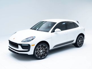 Certified 2022 Porsche Macan image 1