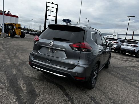 Used 2020 Nissan Rogue SV w/ Premium Package AWD/4WD image 5
