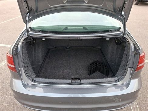 Used 2018 Volkswagen Jetta SE image 22