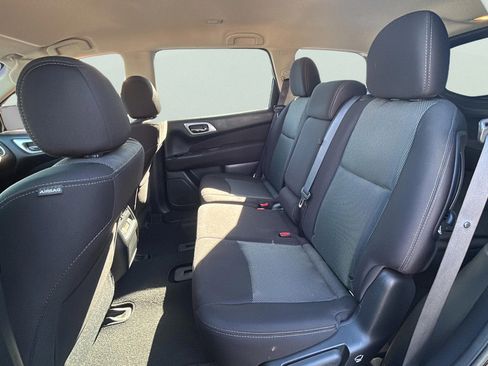 Used 2017 Nissan Pathfinder SV FWD image 12