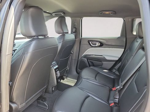 Used 2025 Jeep Compass Limited AWD/4WD image 9