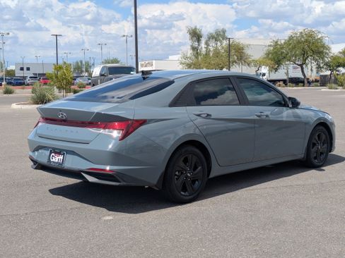 Used 2023 Hyundai Elantra SEL FWD image 5