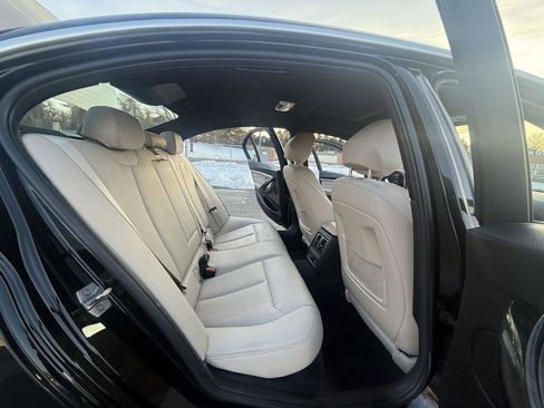 Used 2017 BMW 330i xDrive Sedan image 24