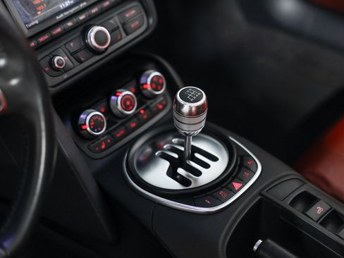 Used 2011 Audi R8 V8 image 29