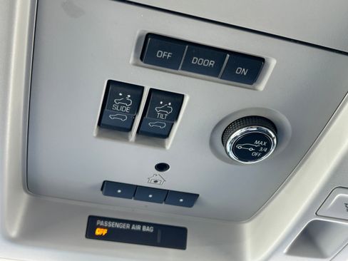 Used 2020 Chevrolet Suburban Premier image 9