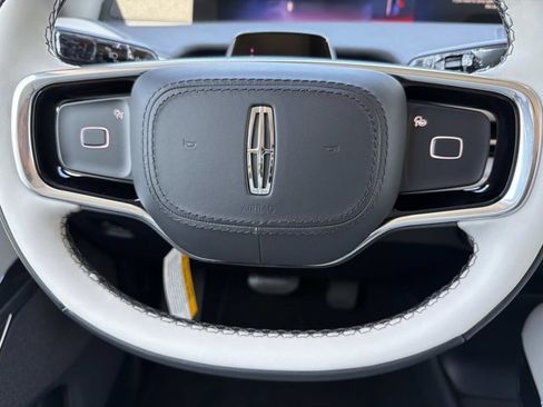 New 2026 Lincoln Navigator L Reserve AWD/4WD image 25