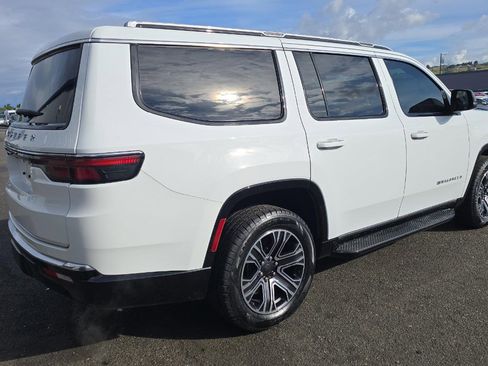 Used 2024 Jeep Wagoneer 4WD w/ Premium Group I image 4