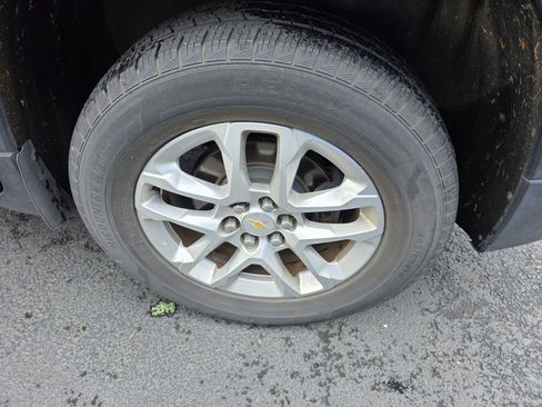 Used 2019 Chevrolet Traverse LT image 9