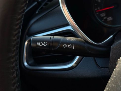 Used 2019 Chevrolet Equinox LT FWD image 29