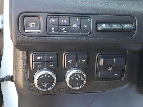 Used 2021 GMC Yukon XL Denali w/ Denali Ultimate Package image 13