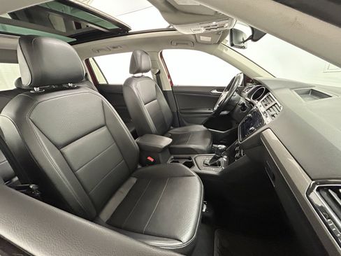 Used 2018 Volkswagen Tiguan SEL image 42