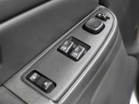 Used 2005 Chevrolet Silverado 2500 LS w/ Heavy-Duty Power Package image 87