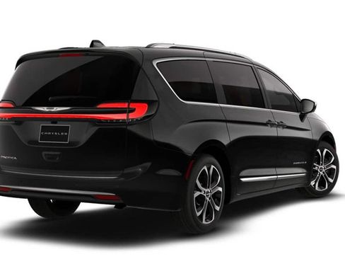 New 2026 Chrysler Pacifica Pinnacle image 2