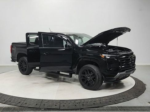 Used 2025 Chevrolet Colorado Z71 w/ Technology Package image 9