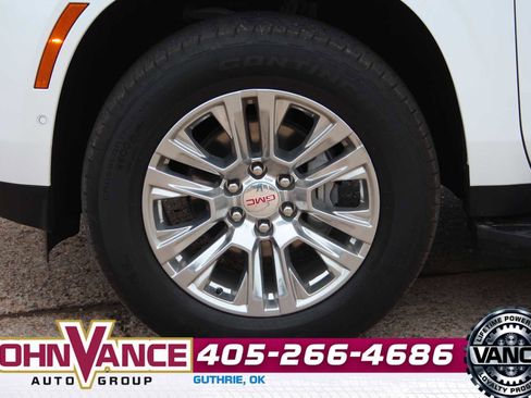 Used 2025 GMC Yukon Denali AWD/4WD image 14
