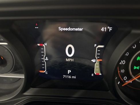 Used 2024 Jeep Wrangler Willys image 31