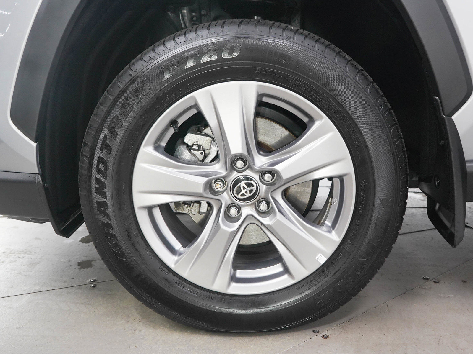 Used 2024 Toyota RAV4 XLE AWD/4WD image 29