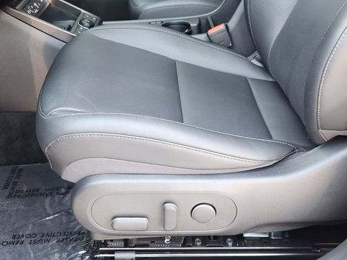 Certified 2025 Hyundai Kona Limited AWD/4WD image 18