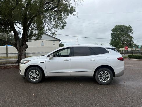 Used 2018 Buick Enclave Essence FWD image 5