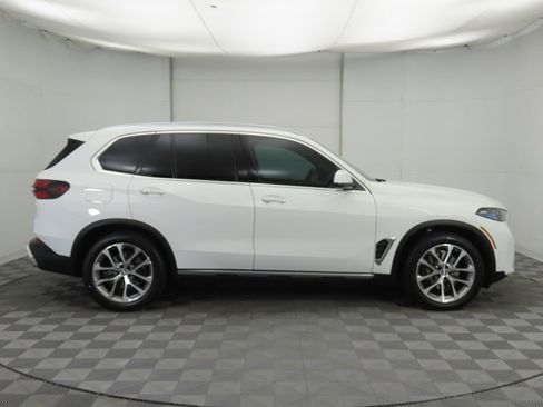 Certified 2024 BMW X5 xDrive40i w/ Premium Package image 4