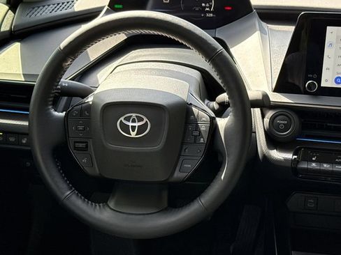 Used 2023 Toyota Prius XLE FWD image 14