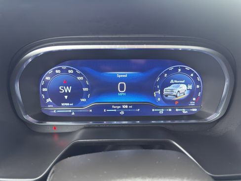 Used 2024 Chevrolet Tahoe LT w/ LT Signature Package image 17