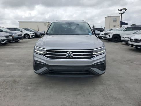 Used 2024 Volkswagen Tiguan SE FWD image 10