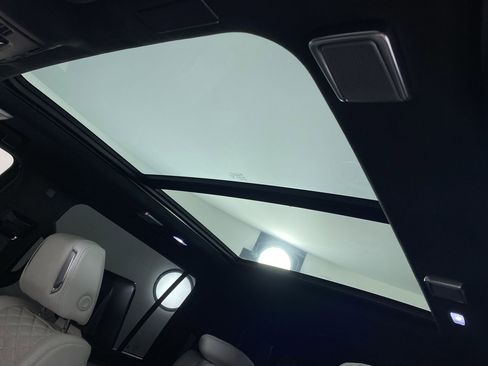 Certified 2025 Cadillac Escalade ESV Sport Platinum image 10