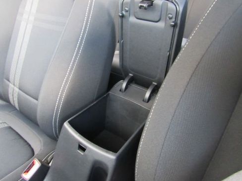 Used 2022 Hyundai Venue SEL image 46