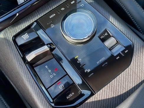 Used 2025 BMW X3 xDrive30i image 13