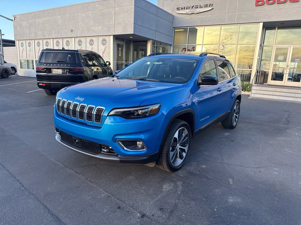 Certified 2022 Jeep Cherokee Limited w/ Elite Package AWD/4WD image 3