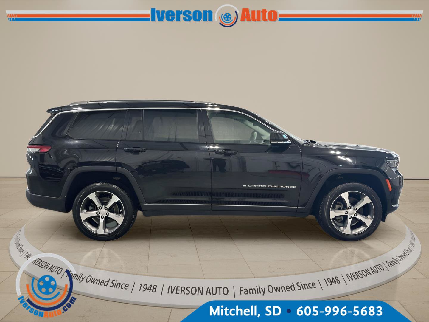 Used 2023 Jeep Grand Cherokee L Limited AWD/4WD image 8