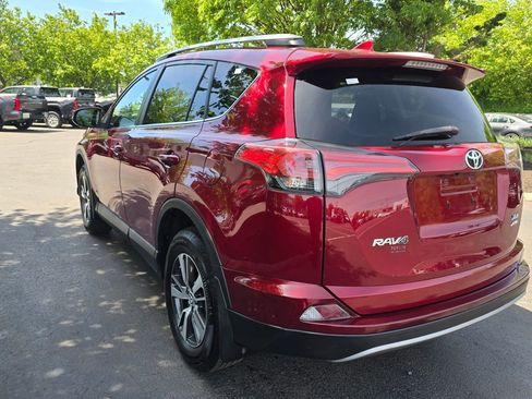 Used 2018 Toyota RAV4 XLE AWD/4WD image 6