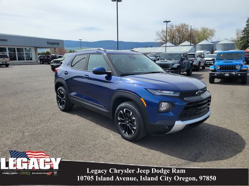 Used 2022 Chevrolet TrailBlazer LT w/ LPO, Blackout Package AWD/4WD image 1