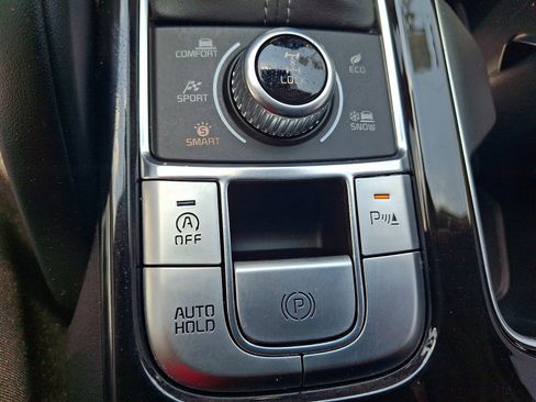 Used 2023 Kia Telluride LX AWD/4WD image 23