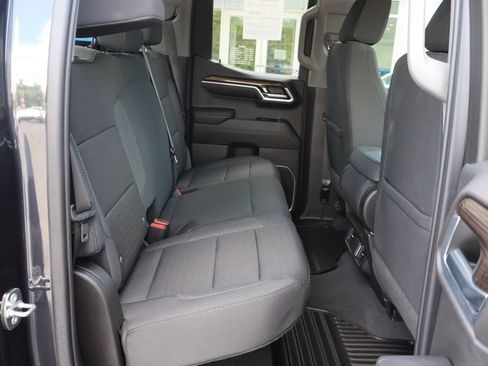 Used 2023 Chevrolet Silverado 1500 RST AWD/4WD image 15