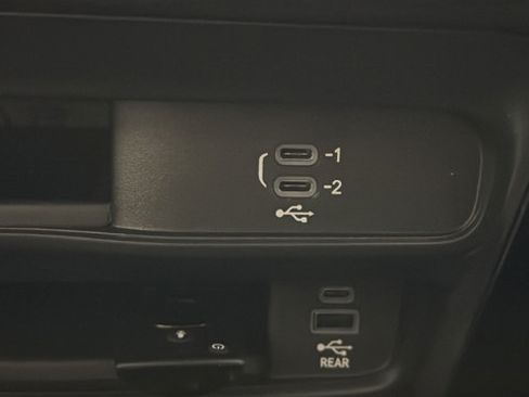New 2026 Chrysler Pacifica Select AWD/4WD image 36